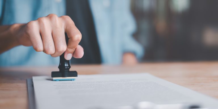 Garanties et assurabilité : pourquoi prescrire la ouate de cellulose certifiée ACERMI ?